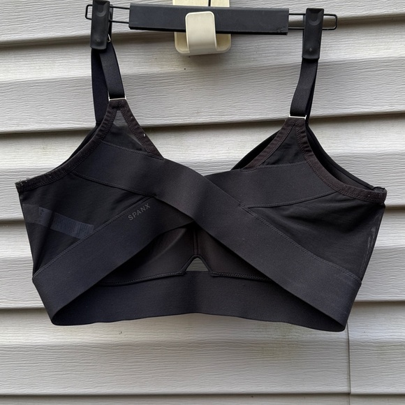Spanx | Black Mesh-Panel Stretch Jersey Sports Bra size Extra Large - Picture 2 of 4